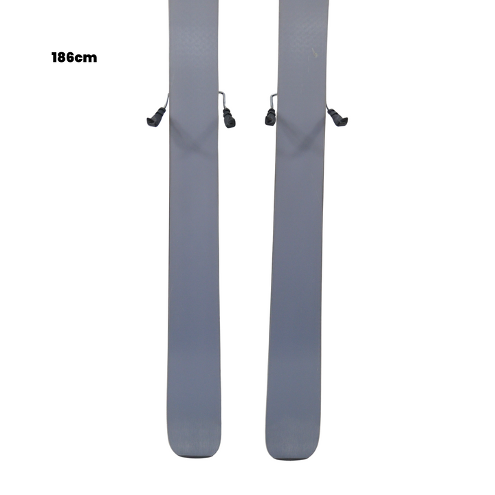 Two gray skis with a length of 186cm on a white background, featuring the Utah Ski Gear logo.