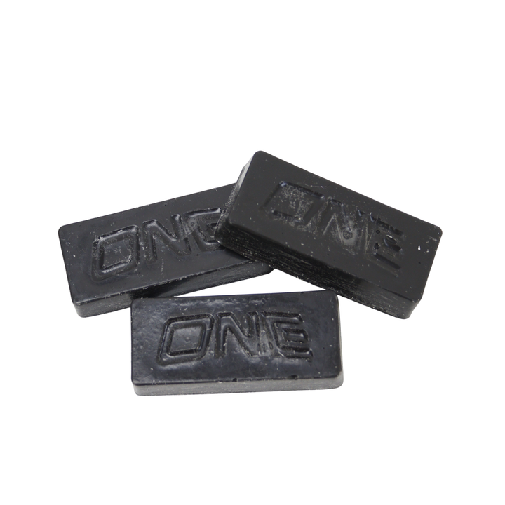 ONE F1 Lady Finger Universal Waxes - 1.5 OZ SKI & SNOWBOARD WAX OneBall Universal Graphite